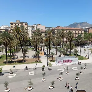 Politeama , Palermo Italia